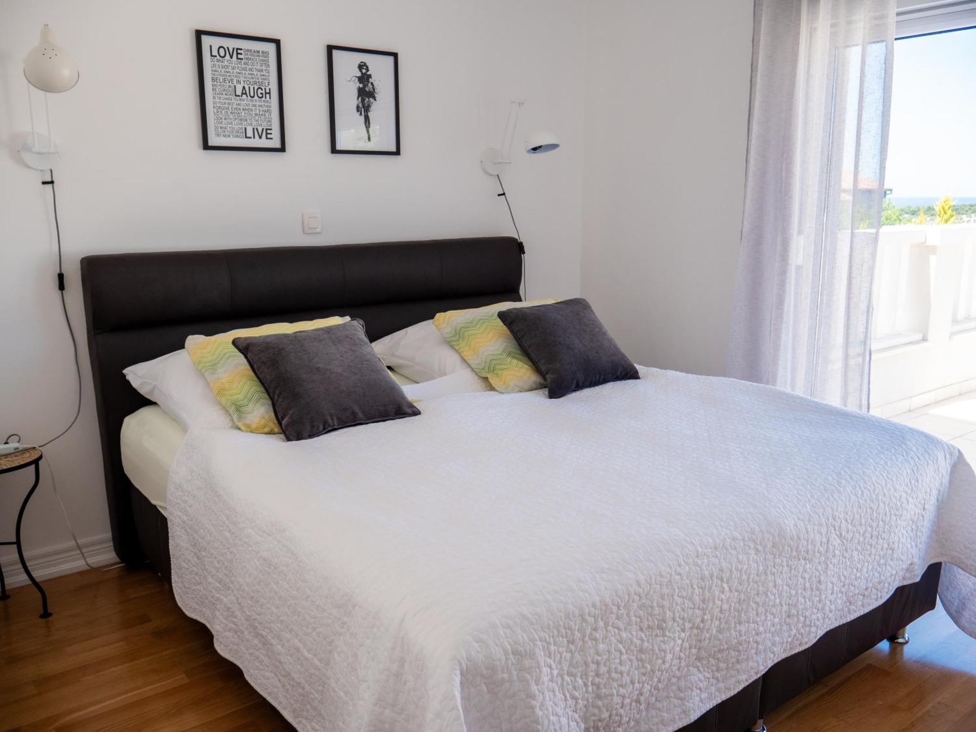 Maneni Villa Рогозница Екстериор снимка